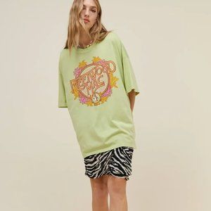 NWOT Daydreamer Fleetwood Mac Flower Crest OS Tee